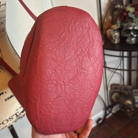 Blood Red Purse - Picture 5 of 9